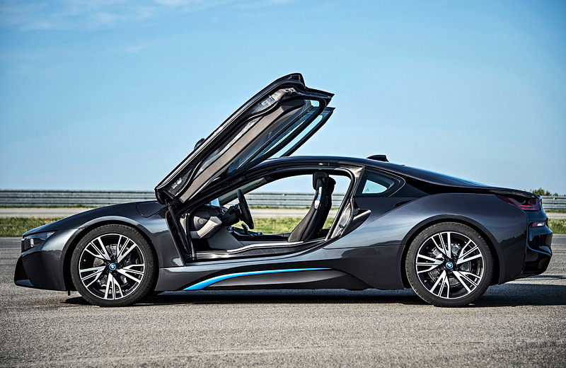BMW i8 Coupe — дата запуска в серию и стоимость объявлены